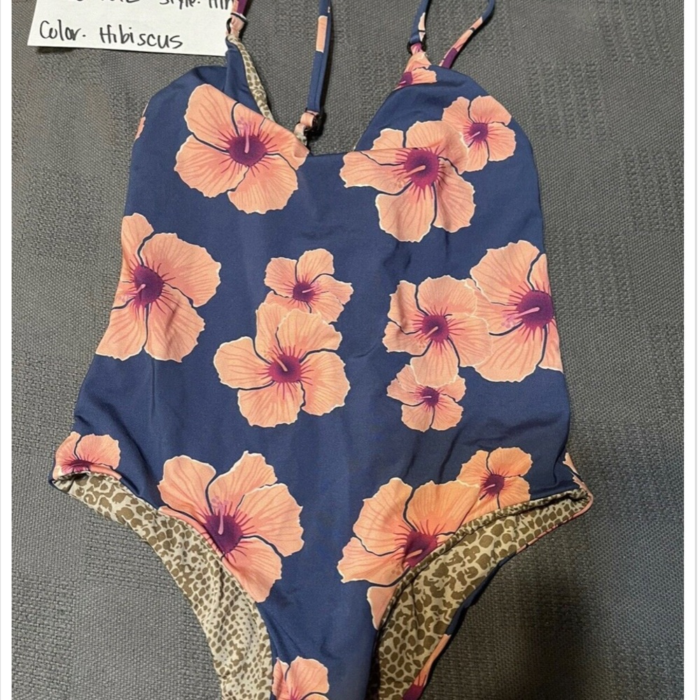Acacia Honey Style XXL (kids) one piece swimwear.